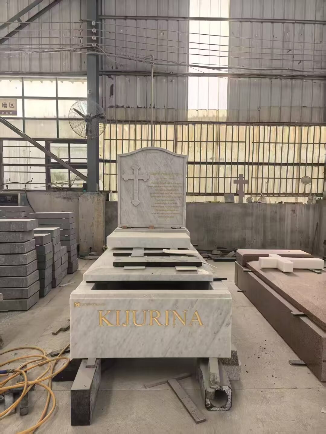 Elegant European Style Full Ledger Tombstone